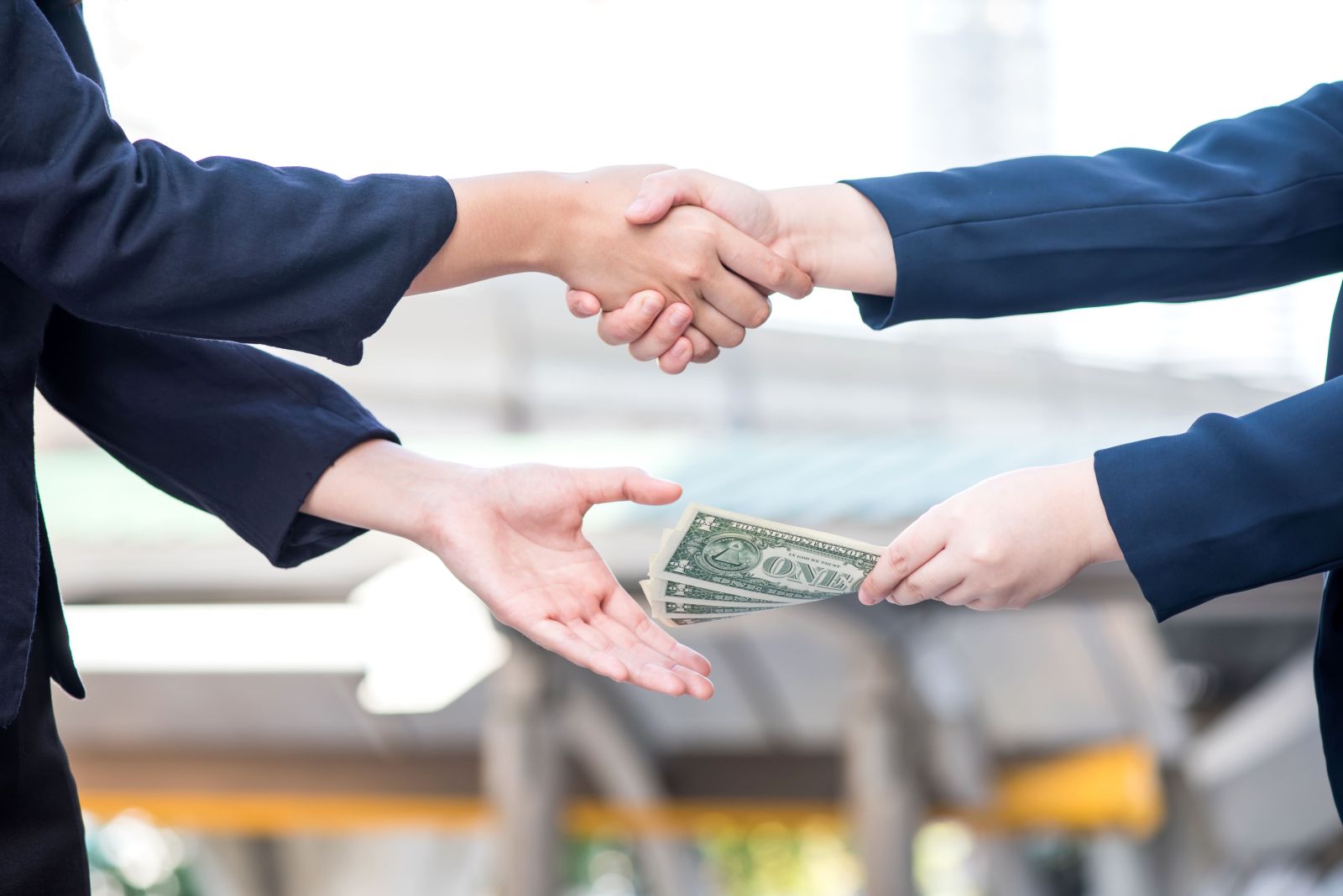 借錢急需資金?探索台中當舖服務的優勢